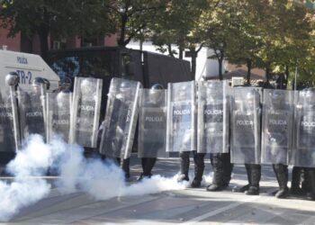 Pas paralajmërimit të Ramës, Qeveria miraton shpërblimin për 2750 efektivët në frontin e protestës