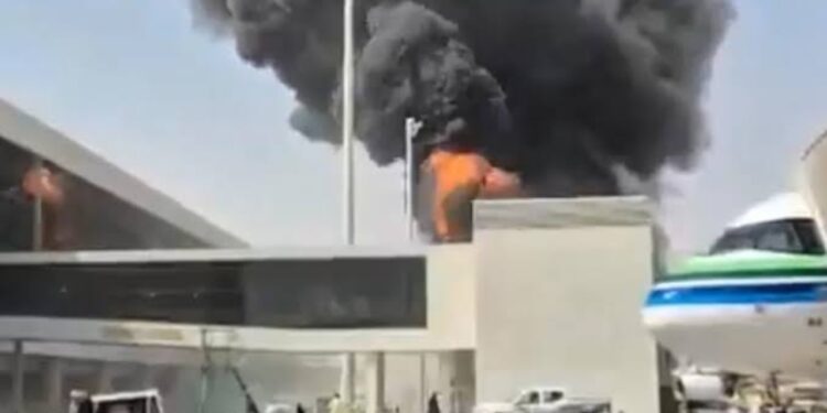 Pas sulmit me 12 viktima në aeroportin e Riadit, OKB-ja paralajmëron përshkallëzim; Arabia Saudite kërcënon kundërpërgjigje
