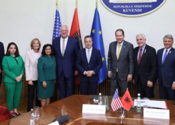 Peleshi pret delegacionin e Kongresit amerikan; kryetari i Kuvendit: Forcim i partneritetit Shqipëri-SHBA