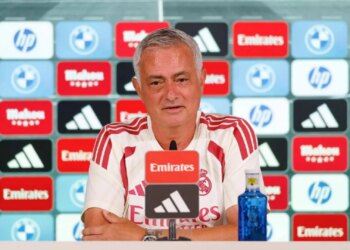 Për mua e paprekshme është vetëm stema — Mourinho iu jep mesazhin e qartë lojtarëve para ndeshjes me Leipzig