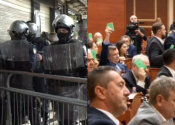 Përplasje jashtë Kuvendit; protestuesit shtyjnë gardhin metalik të policisë teksa brenda zhvillohet seanca plenare
