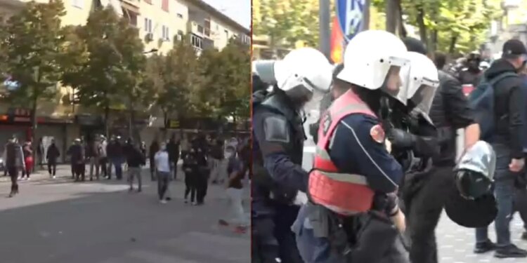 Përplasje policisë-protestuesve në Ministrinë e Arsimit; autobotët e ujit mundohen të zmbrapsin studentët, disa të shoqëruar