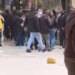 Pjesë e protestuesve qëndrojnë 100 metra larg Drejtorisë së Përgjithshme të Policisë