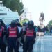 Policia dhe autobotët krijojnë kordon te Ministria e Brendshme, bllokojnë avancimin e protestuesve drejt Kryeministrisë