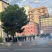 Policia “kontrollon” Bulevardin dhe Parkun Rinia; gazi lotsjellës “pushton” zonën