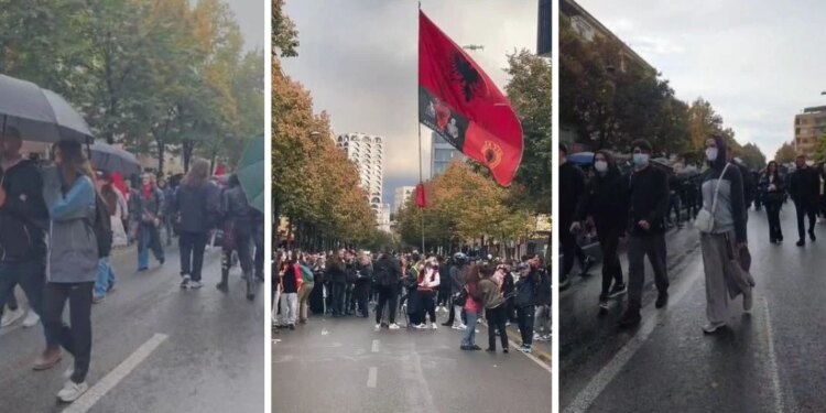 Policia në gatishmëri, incidente të para në protestë te Ministria e Arsimit, tubuesit nisin shpejt marshimin drejt qendrës