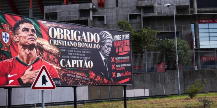 Portugalia qëndron në krah të Ronaldos, Lisbona mbushet me postera kundër Jorge Jesus