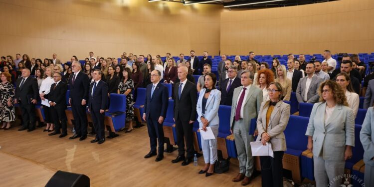 Presidenti Begaj para magjistratëve rinj: Hetimi i personave me pushtet nuk është më i pamundur, keni përgjegjësi historike