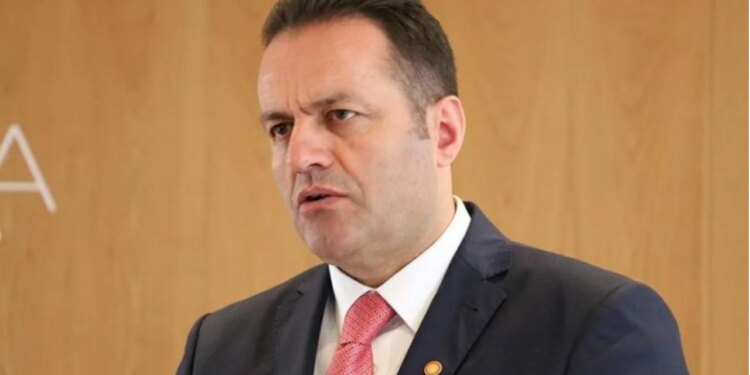 Pretendon se afati ligjor ka kaluar, ish-Prokurori i Përgjithshëm Adriatik Llalla kërkon shuarjen e dënimit