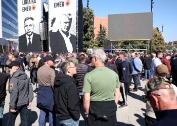Prishtina sërish proteston, PDK kërkon votimin e ligjit për Specialen para zgjedhjes së presidentit të ri