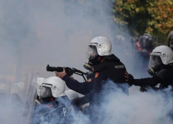 Protesta dje: arrestuari lënduar, pranga në krevat; Avokati Popullit: 6 ankesa për dhunë, mitur në Bllokun e Sigurisë