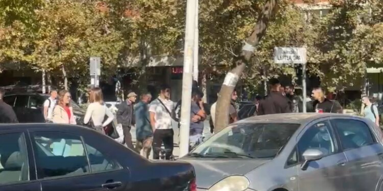 Protesta në Vlorë dështon; studentët nuk i bashkohen, disa kundërshtojnë ndërprerjen e mësimit