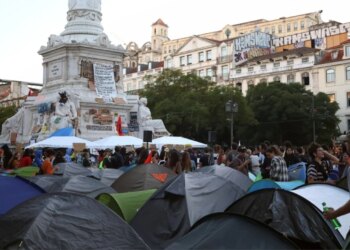 Protesta për krizën e strehimit në Portugali: 55 të arrestuar dhe dy të plagosur pas përplasjeve me policinë