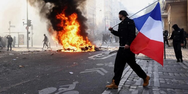 Protestat çojnë Francën në kaos; shtetrrethim i pjesshëm, kryeministri Lecornu: Mund të ndodhë gjendja e jashtëzakonshme
