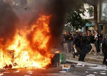 Protestat në Francë përshkallëzohen; CNN: Mund të përhapen nëpër Europë