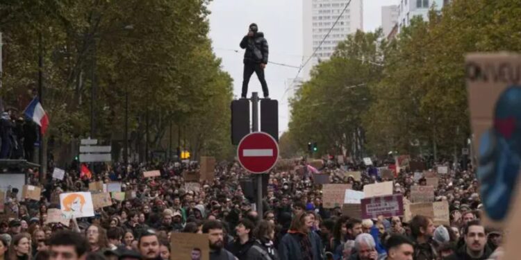 Protestat në Francë: qeveria shqyrton bllokimin e rrjeteve sociale dhe të internetit celular në disa zona