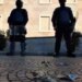 Protestuesit ironizojnë deklaratën e Ramës dhe hedhin dollarë fals drejt policëve përpara Kryeministrisë