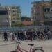 Protestuesit në Durrës rikthehen në lëvizje dhe hedhin kapsolla në qendër të qytetit