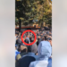 Protestuesit përzënë Edi Palokën, hedhin ujë ndaj deputetit të PD-së: Rama në burg, Berisha në burg