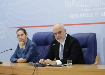 Rama: Janë plagosur më shumë policë se protestues; drejtorët gjimnazeve me ditar, agresioni mediave më keq se gurët