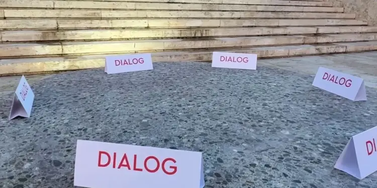 Rama këmbëngul për dialog me protestuesit; sofra e gurtë para Kryeministrisë për të tretën ditë