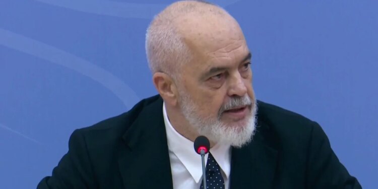 Rama mblen ministrat dhe drejtuesit politikë të PS në Vilën e Kuqe