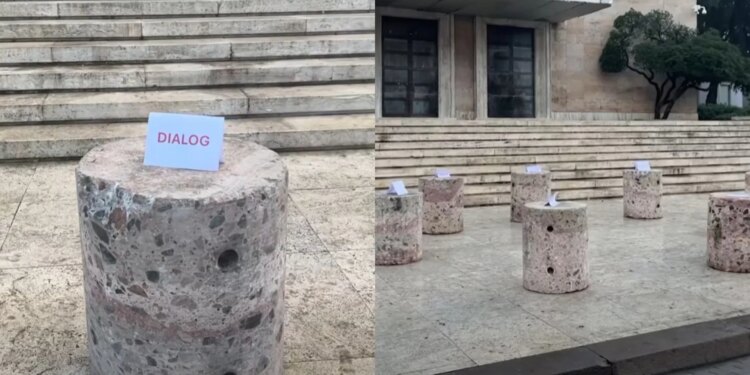 Rama nuk heq dorë nga thirrja për dialog dhe vendos stola betoni pas shkatërrimit të karrigeve (VIDEO)