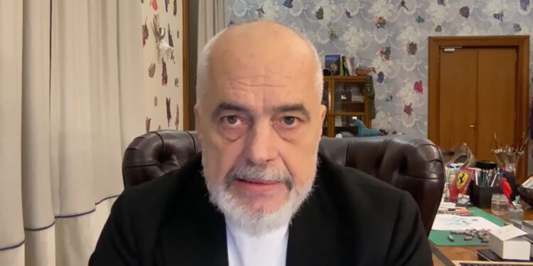 Rama pas pesë ditësh protestash: Më bindni pse duhet të iki — kush fshihet pas duarve të huaja?