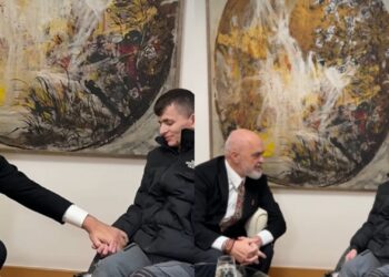 Rama takohet me të riun në Kryeministri: Rëndësi që të jetë me paqe, jo me gurë e zjarr