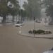 Reshjet e shiut krijojnë probleme në Vlorë: disa rrugë përmbyten dhe trafiku rëndohet