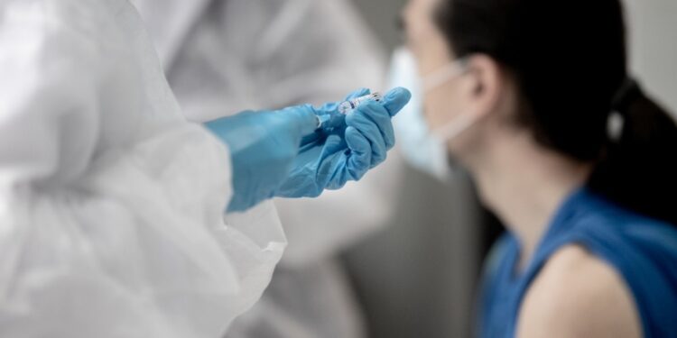 Rriten rastet e reja të kancerit të gjirit: 829 diagnostikime në 2025, vdekshmëria ulet dhe apelohet për kontrolle