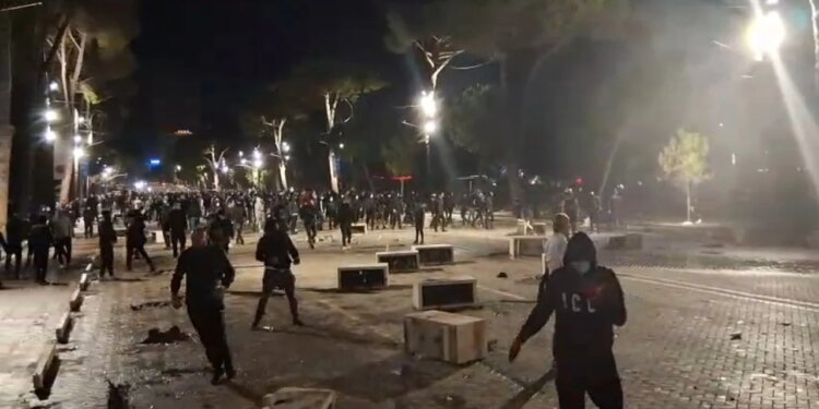 Rritet numri i policëve të lënduar: 23 efektivë nën trajtim në Traumë; 5 protestues, 1 kalimtar nën trajtim