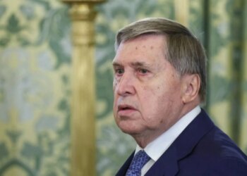 Rusia e gatshme për bisedime për fundin e luftës, këshilltari i Putin: Mund të mbahen në nëntor