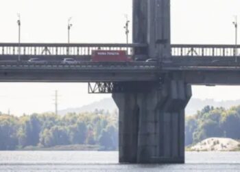 Rusia godet urën kryesore të Kievit, ndërpritet transporti publik përkohësisht, dy dronë hidhen në shënjestër