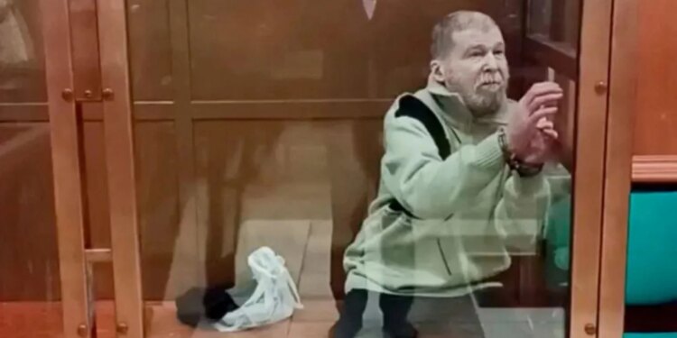 Rusia liron amerikanin 74-vjeçar të burgosur për luftimet në Ukrainë, Trump: Po kthehet në shtëpi