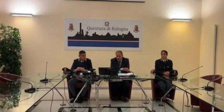 Shkatërrohet rrjeti kriminal shqiptar në Itali: kërcënime, armë dhe trafik droge