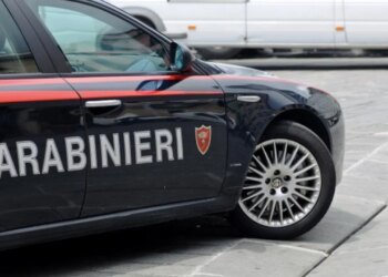 Shqiptari kërcënonte me telefonata dhe mesazhe, ndjek ish-partneren në piceri; ajo mbyllet në tualet dhe telefonon policinë