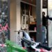 Si shiten online çantat luksoze, parfumet dhe syzet firmato të vjedhura gjatë protestave në Francë