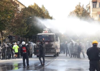 Situata është nën kontroll, Ministria e brendshme: Policia e Shtetit; përgjegjësia do të vlerësohet individualisht sipas veprimeve