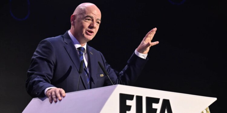 Skandal i ri me Gianni Infantinon, The Times: Përfitonte pagë të dytë të padeklaruar nga FIFA