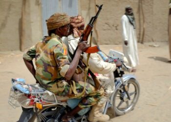 Sulm i banditëve në një minierë në Nigeri, 12 ushtarë dhe 5 minatorë të vrarë
