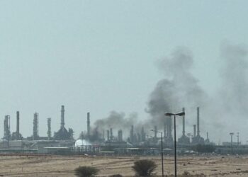 Sulme vdekjeprurëse në Arabinë Saudite: tre të vdekur, 10 të plagosur; SHBA evakuon stafin nga Riadi