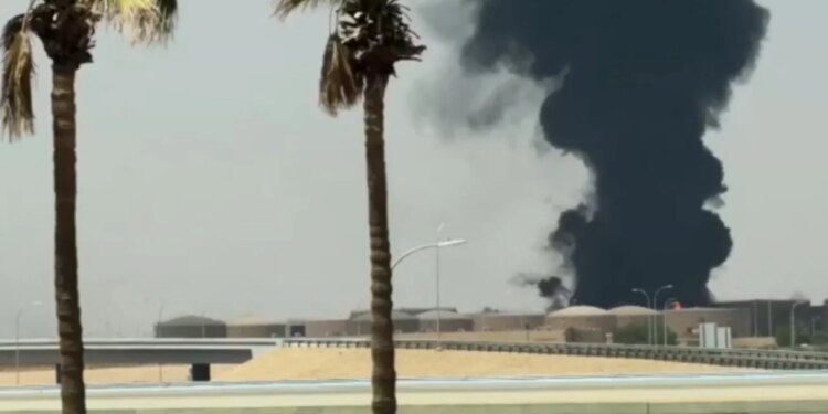 Sulmet Houthi në Lindjen e Mesme vazhdojnë; Arabia Saudite njofton shkatërrimin e një rakete balistike tjetër brenda saj