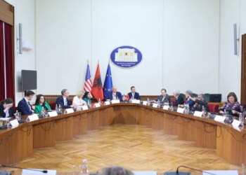 Takimi për forcimin e Partneritetit Strategjik Shqipëri-SHBA: delegacioni i Dhomës së Përfaqësuesve të SHBA në Kuvend