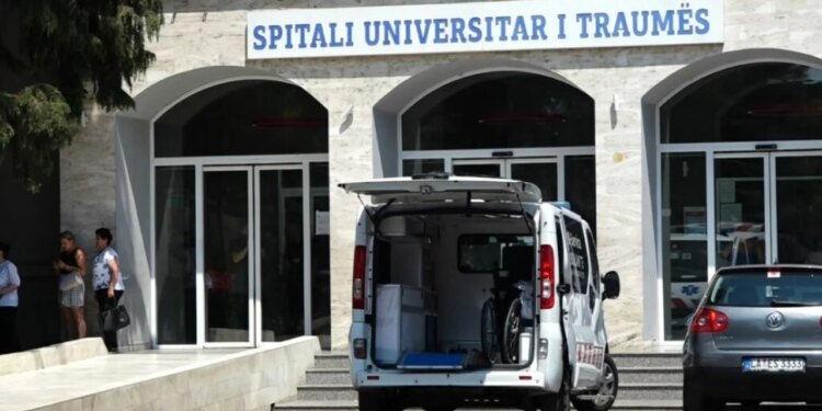 Të lënduar gjatë protestës në Tiranë: një efektiv i nënshtrohet ndërhyrjes kirurgjikale, katër protestues nën kujdes mjekësor