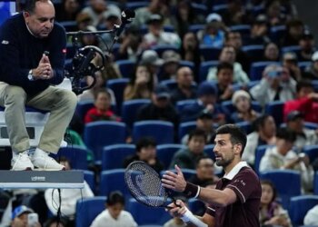 Tenis, Djokovic shpërthen kundër arbitrit dhe Zverev: Një prej rregullave më idiote që kam dëgjuar ndonjëherë