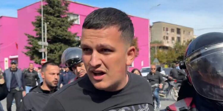 Tensionet në Shkodër, protestuesi i arrestuar nga policia: Nisi paqësore, ata e çuan deri këtu