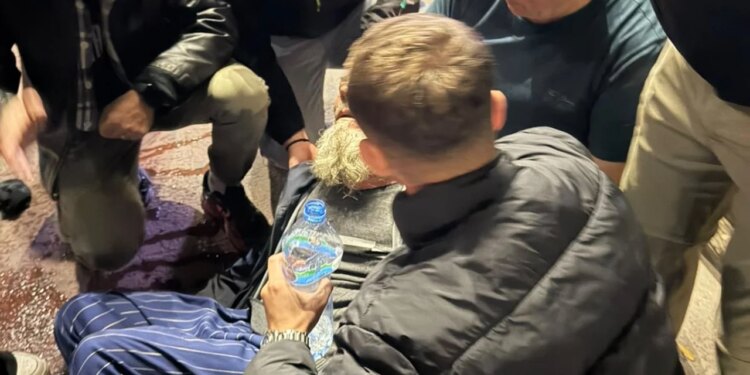 Tensionet në protestë, një kalimtar lëndohet pranë Rrugës së Barrikadave