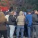 Tensionet në protestën përpara Kuvendit në Kosovë: vijon hedhja e gazit lotsjellës, policia shoqëron një person