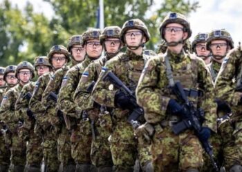 Tensioni rritet: Kievi nën sulm me 205 dronë, Estonia forcon kufirin me Rusinë